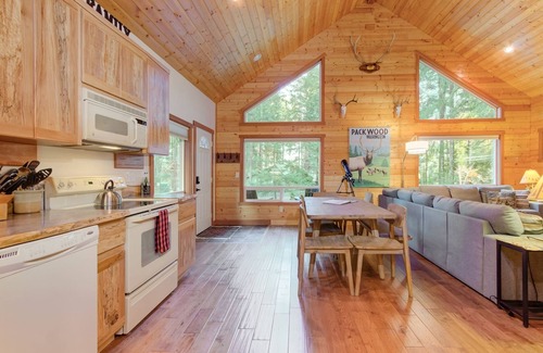 Packwood Cabin | Elk House ~ Picturesque | 2 Bed, 2 Bath