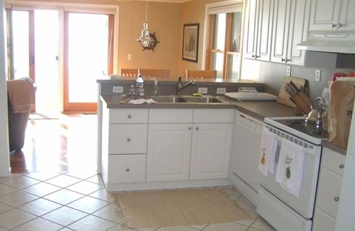 Elk Rapids House | Elk Rapids Beautiful Beach House on East Grand Traverse Bay!