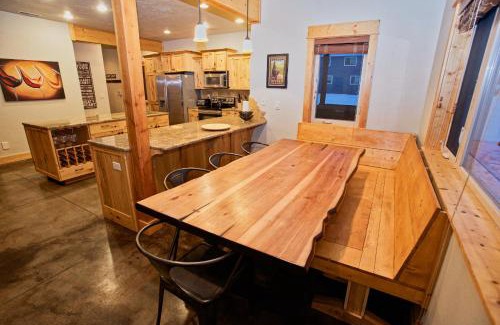 McCall House | Elk Ridge by Casago McCall - Donerightmanagement