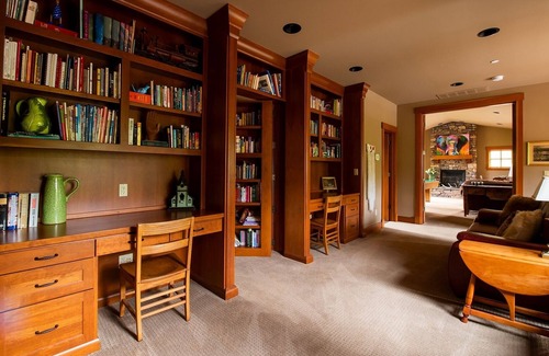 Cle Elum House | Elk Ridge Estate, Sleeps 23. With 500 Acres Of Private Forest To Explore