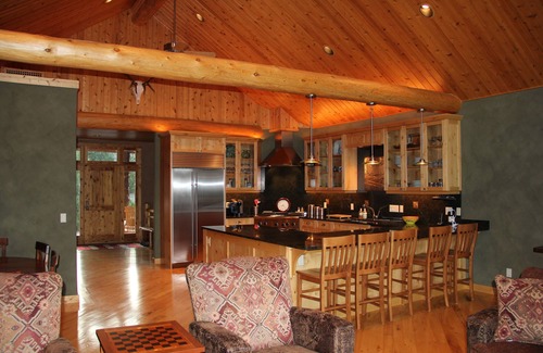 Emigrant House | Elk Run Ranch.Come Enjoy the breath taking views of Paradise Valley!