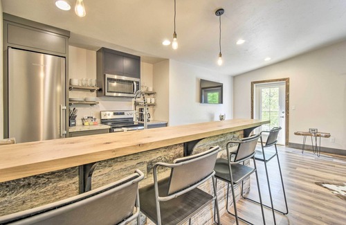 Elkhart Lake Condo | Elkhart Lake Townhome, Mins to Road America!