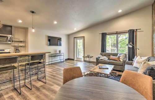 Elkhart Lake Condo | Elkhart Lake Townhome, Mins to Road America!