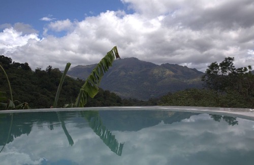 Wellawaya Villa | Ella Nine Peaks - One Room in " The Club House " with Ac Tv and pool