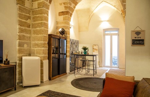 Brindisi Histotic Center Bed & Breakfast | ELLEMENTS - Luxury Rooms