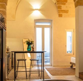Brindisi Histotic Center Bed & Breakfast | ELLEMENTS - Luxury Rooms