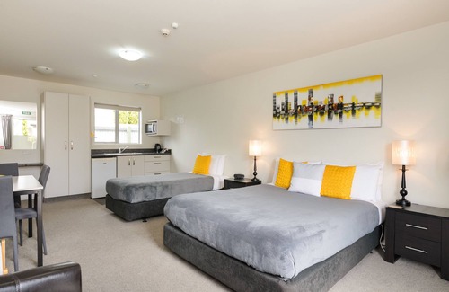 Blenheim Hotel | Ellena Court Motel