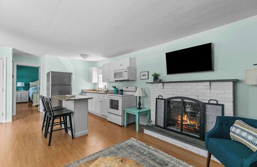 Newport House | Ellery Bungalow #49 - Minutes from the Sand