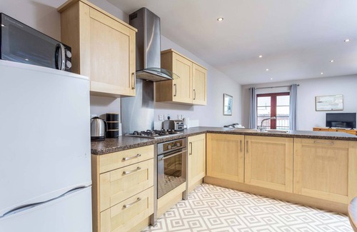 Ayr Apartment | Elliot Suite No2 - Donnini Apartments