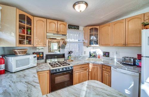 Bartlett Cottage | Ellis River Cottage ~ 3 Mi to Attitash Mountain!