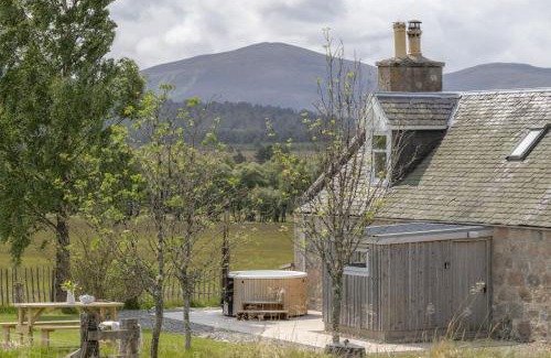 Nethy Bridge House | Ellon Cottage