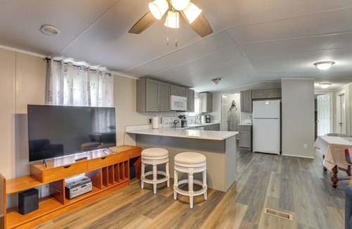 Santee House | Elloree Vacation Rental ~ 7 Mi to Lake Marion!