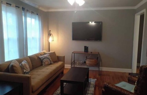 Newnan Cottage | Elm Circle Cozy Cottage walking distance to Downtown.