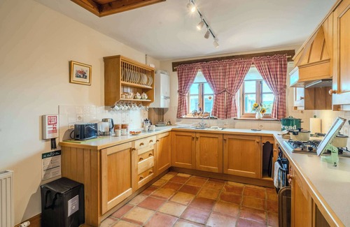 Mangotsfield House | Elm End Cottage - Single-Storey Farm Retreat