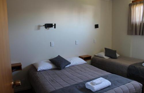 Hastings Hotel | Elmore Lodge Motel