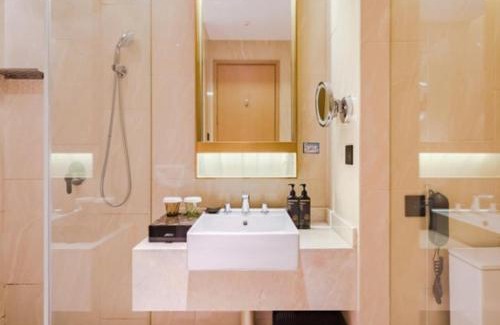 Pudong Hotel | Elong Me Hotel Shanghai International Tourism and Resorts Zone