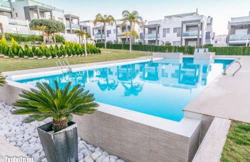 Los Altos Apartment | ELuxuria Sunny Villa