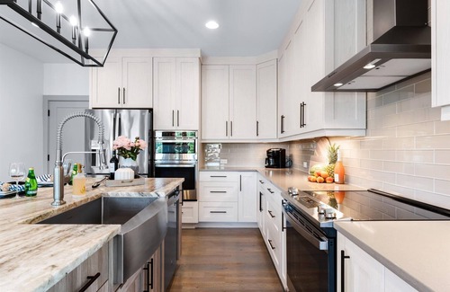 Mount Mourne House | Elysian Shores w/Heated Pool & Optional Boat Rental