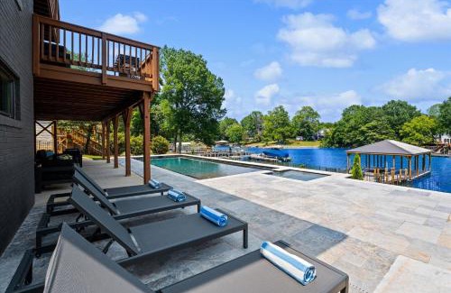 Mount Mourne House | Elysian Shores w/Heated Pool & Optional Boat Rental