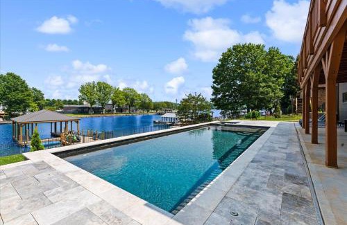 Mount Mourne House | Elysian Shores w/Heated Pool & Optional Boat Rental