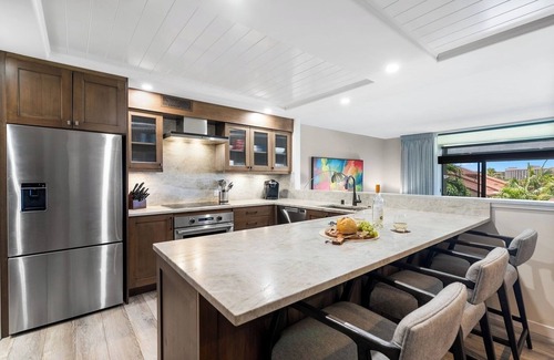 Kaanapali Condo | Embark on an extraordinary escape to this remodeled condo at Ka'anapali Royal.