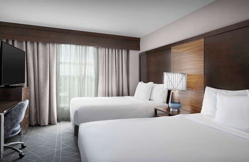 Town Center Hotel | Embassy Suites Atlanta - Kennesaw Town Center