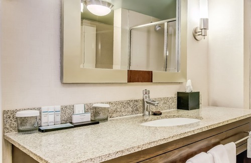Town Center Hotel | Embassy Suites Atlanta - Kennesaw Town Center