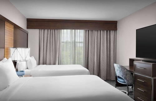 Town Center Hotel | Embassy Suites Atlanta - Kennesaw Town Center