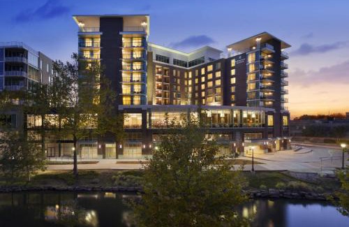 Greenville Downtown Hotel | Embassy Suites by Hilton Greenville Downtown Riverplace