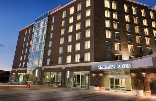 Greenville Downtown Hotel | Embassy Suites by Hilton Greenville Downtown Riverplace