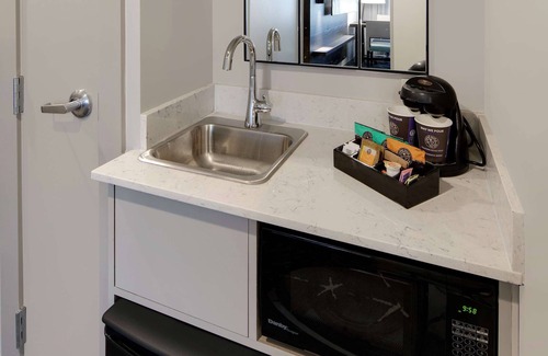 Dunwoody Hotel | Embassy Suites by Hilton Atlanta Perimeter Center