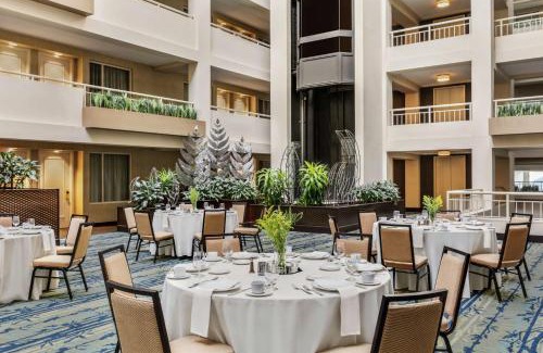 Waltham Hotel | Embassy Suites by Hilton Boston Waltham
