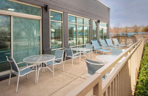 Ashburn Hotel | Embassy Suites by Hilton Dulles North Loudoun