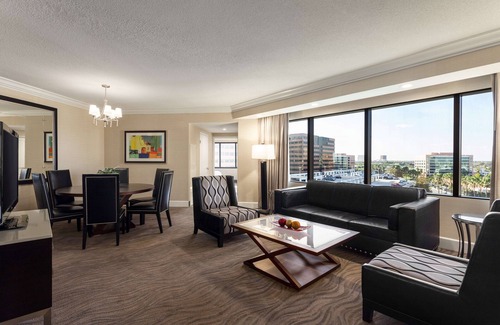 Irvine Business Complex Hotel | Embassy Suites by Hilton Irvine Orange County Airport
