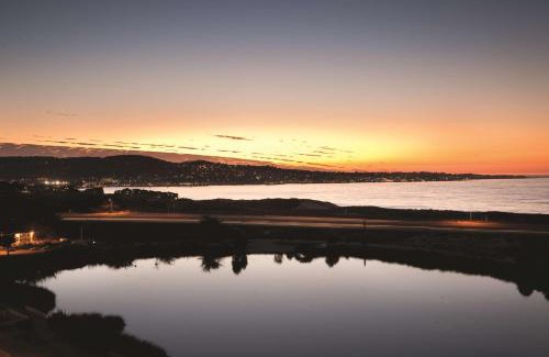 Seaside Hotel | Embassy Suites by Hilton Monterey Bay Seaside