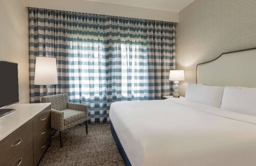 Chesterbrook Hotel | Embassy Suites by Hilton Philadelphia Valley Forge