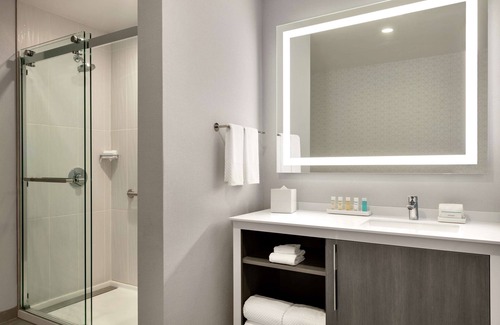 Atlantic Station Area Hotel | Embassy Suites by Hilton Atlanta Midtown