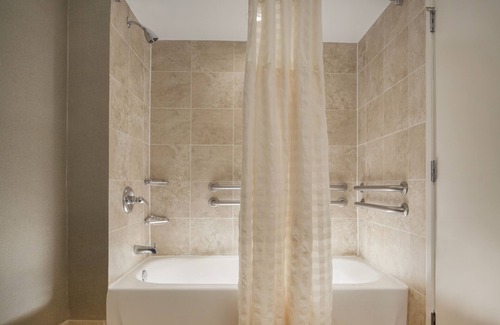 Eastwick Hotel | Embassy Suites by Hilton Philadelphia Airport