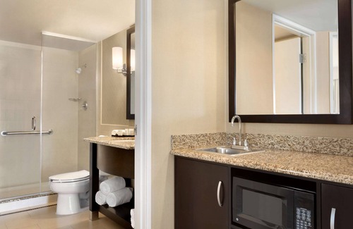 Downtown Hotel | Embassy Suites Los Angeles - Glendale