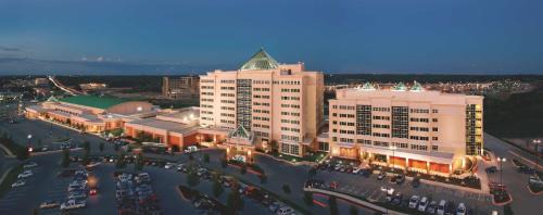 Rogers Hotel | Embassy Suites Northwest Arkansas - Hotel, Spa & Convention Center