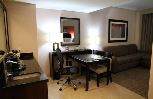 Guasti Hotel | Embassy Suites Ontario Airport