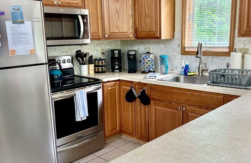 Albrightsville House | Embrace Autumn in the Poconos with a Relaxing Stay at Woodland Escape!