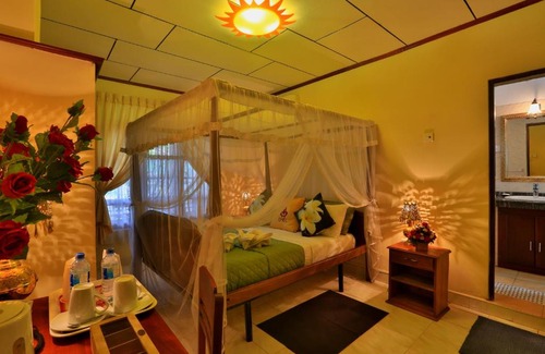 Kochchikade Hotel | Emel Boutique