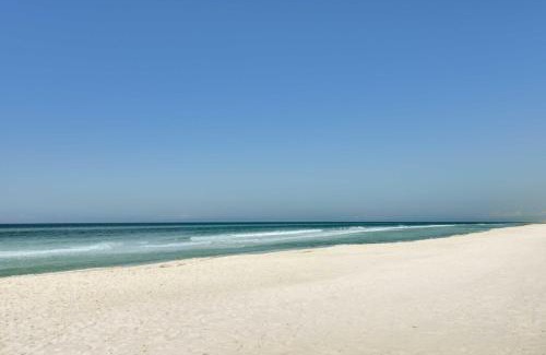 Sunnyside Apartment | Emerald Dreams Beach and Lakefront West PCB Condo