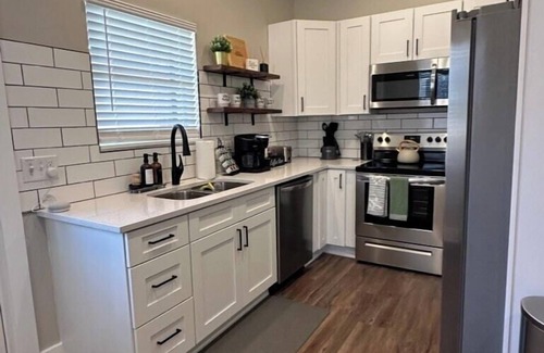 Indianapolis House | Emerald Escape Summar