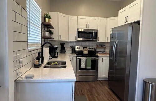 Indianapolis House | Emerald Escape Summar