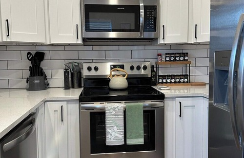 Indianapolis House | Emerald Escape Summar