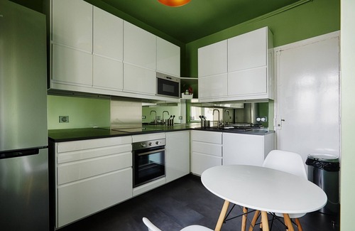 Auteuil Apartment | Emerald Exuberance, by Veeve