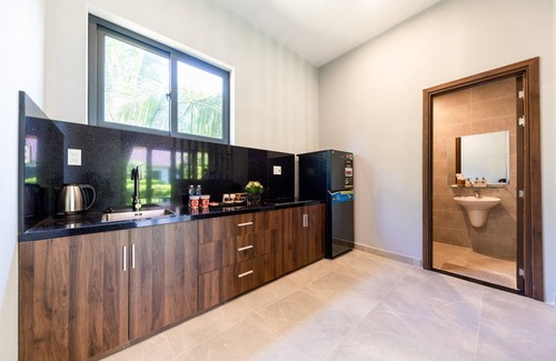 Ong Lang Resort | Emerald Garden Retreat