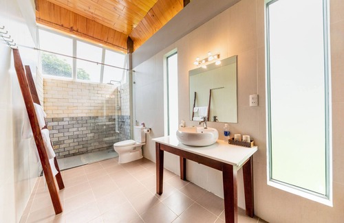 Ong Lang Resort | Emerald Garden Retreat
